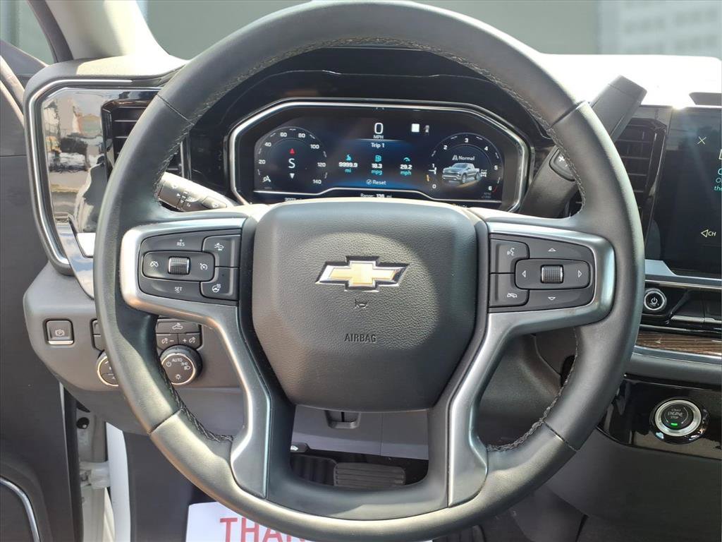 Used 2023 Chevrolet Silverado 1500 LT AWD/4WD image 9