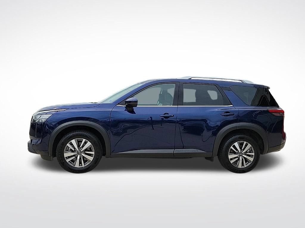 Used 2025 Nissan Pathfinder SL AWD/4WD image 5