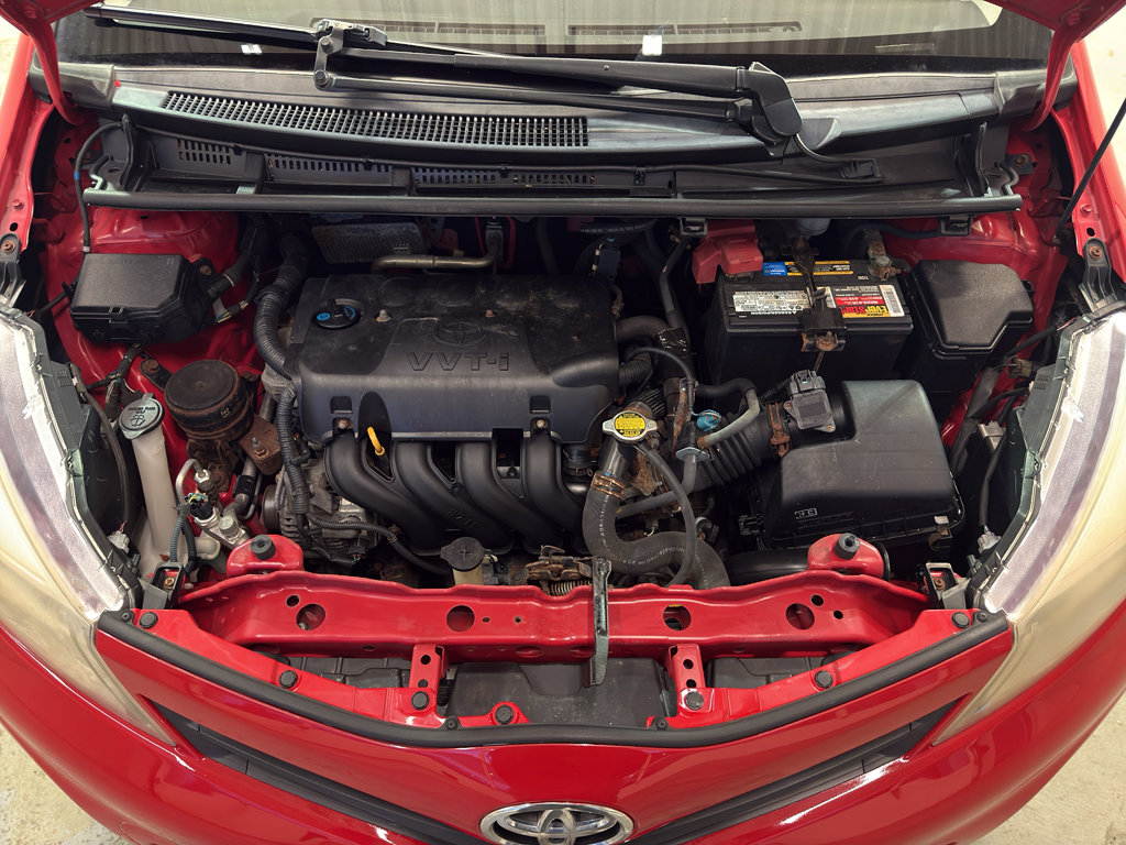 Used 2014 Toyota Yaris L FWD image 28