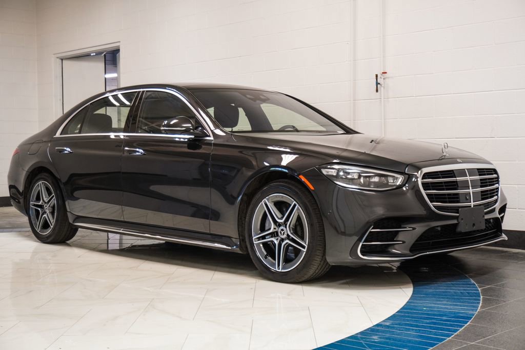 Used 2022 Mercedes-Benz S 500 4MATIC w/ AMG Line Package image 5