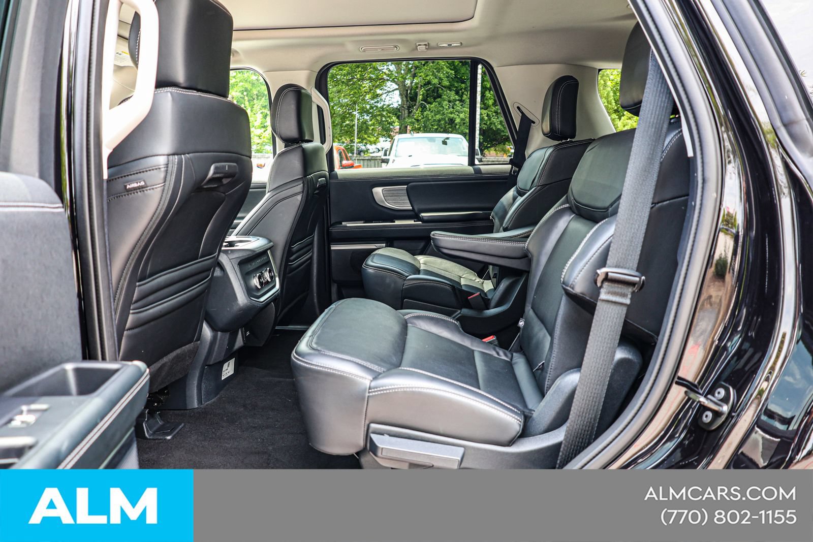 Used 2025 Ford Expedition Platinum AWD/4WD image 19