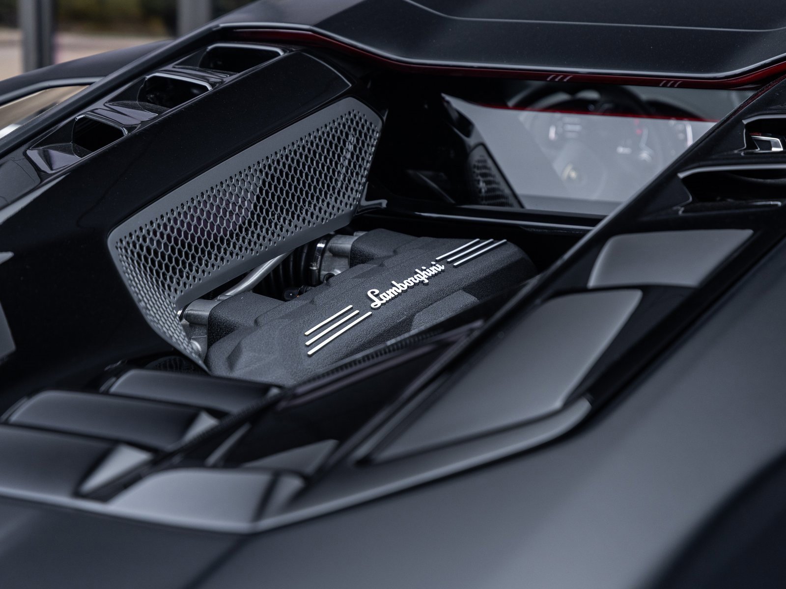 Used 2024 Lamborghini Revuelto image 15