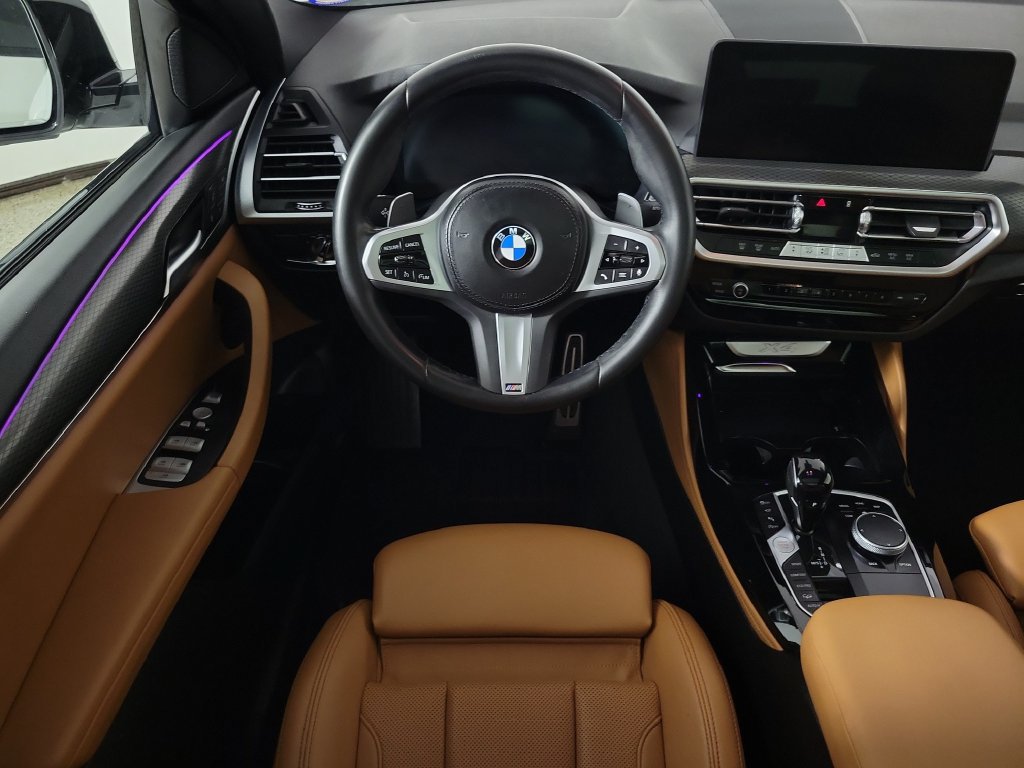 Used 2024 BMW X4 xDrive30i w/ M Sport Package AWD/4WD image 12
