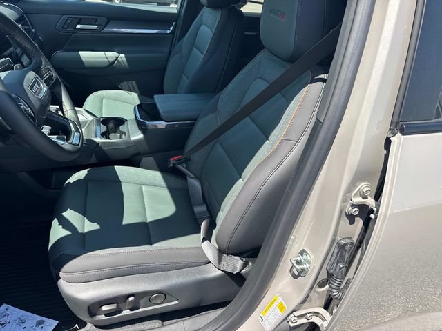 New 2026 GMC Terrain AT4 w/ Technology Package II AWD/4WD image 24