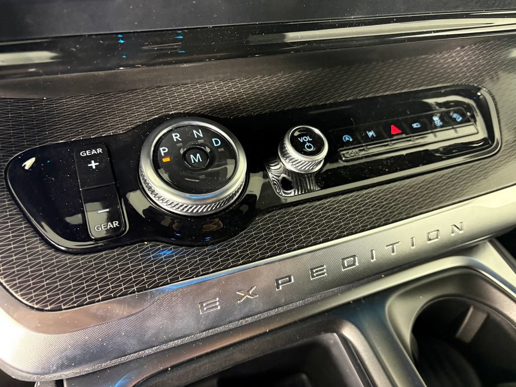 New 2026 Ford Expedition Max Platinum w/ Stealth Performance Package AWD/4WD image 22