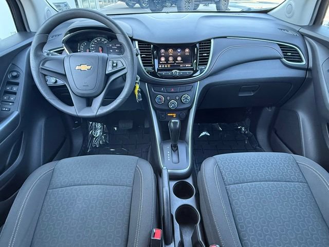 Used 2021 Chevrolet Trax LS FWD image 19