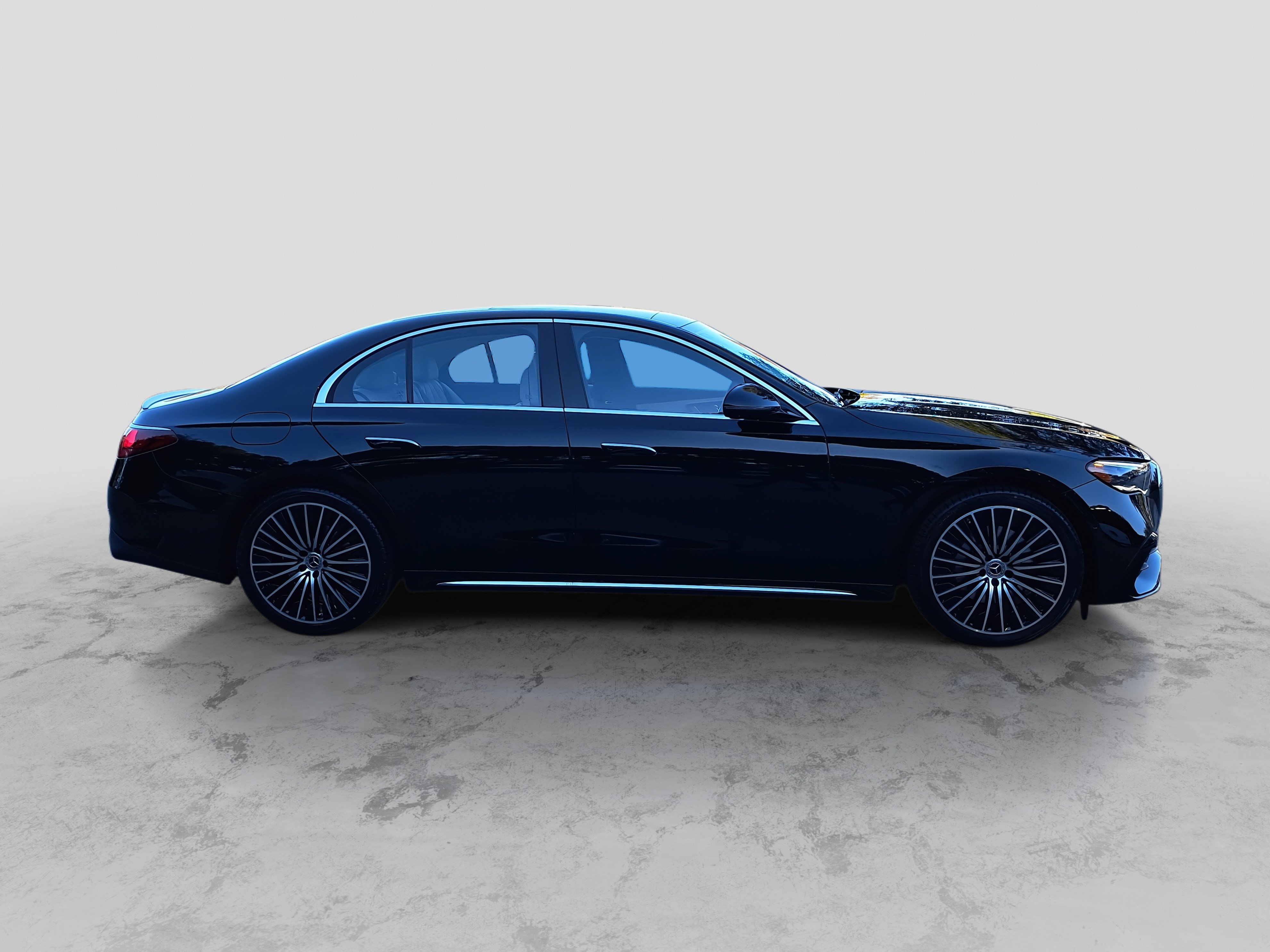 New 2026 Mercedes-Benz E 350 4MATIC Sedan image 4