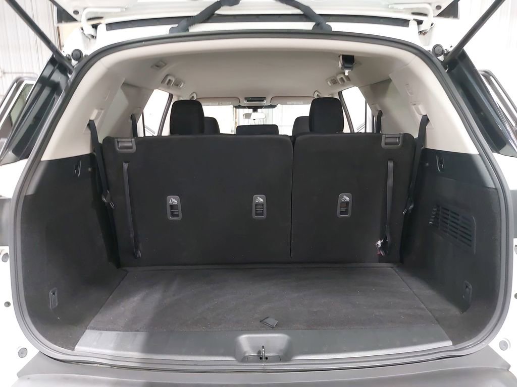 Used 2023 Nissan Pathfinder SV image 13