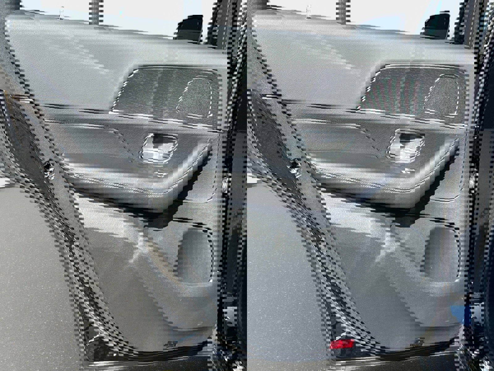 Used 2025 Mercedes-Benz GLE 350 4MATIC image 11