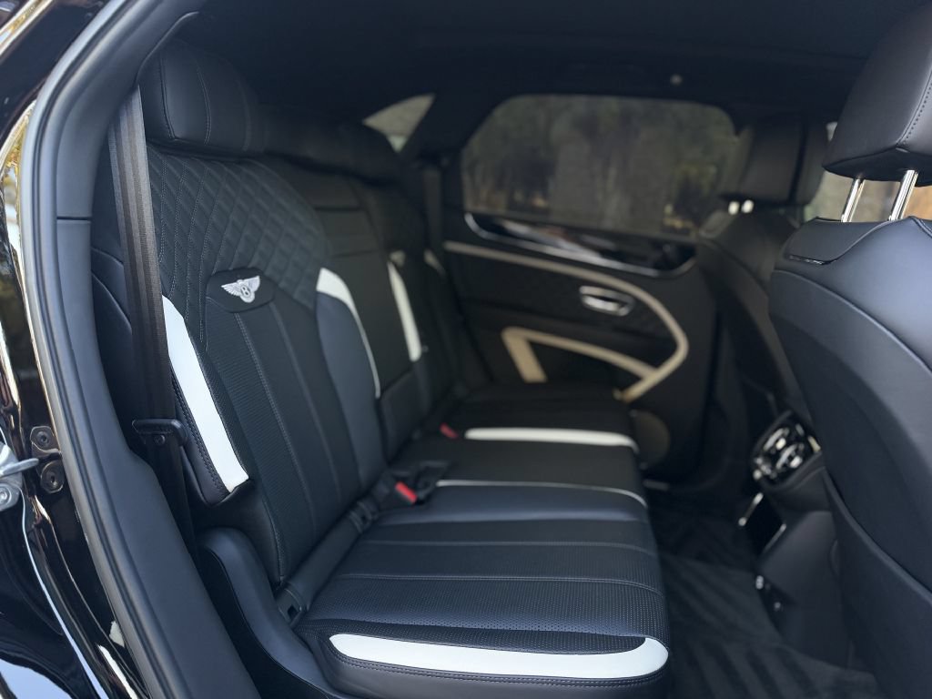 Used 2021 Bentley Bentayga Speed AWD/4WD image 29
