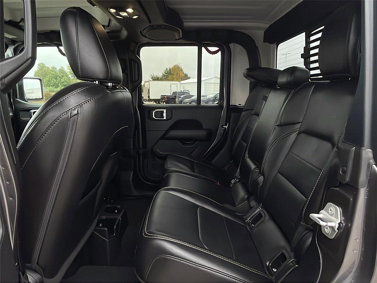 Used 2021 Jeep Gladiator Overland w/ Popular Equipment Package image 18