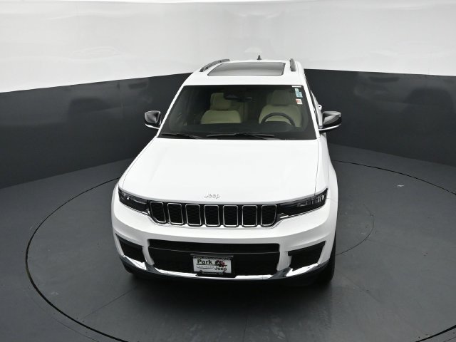 Used 2025 Jeep Grand Cherokee L Limited w/ Trailer Tow Package AWD/4WD image 13