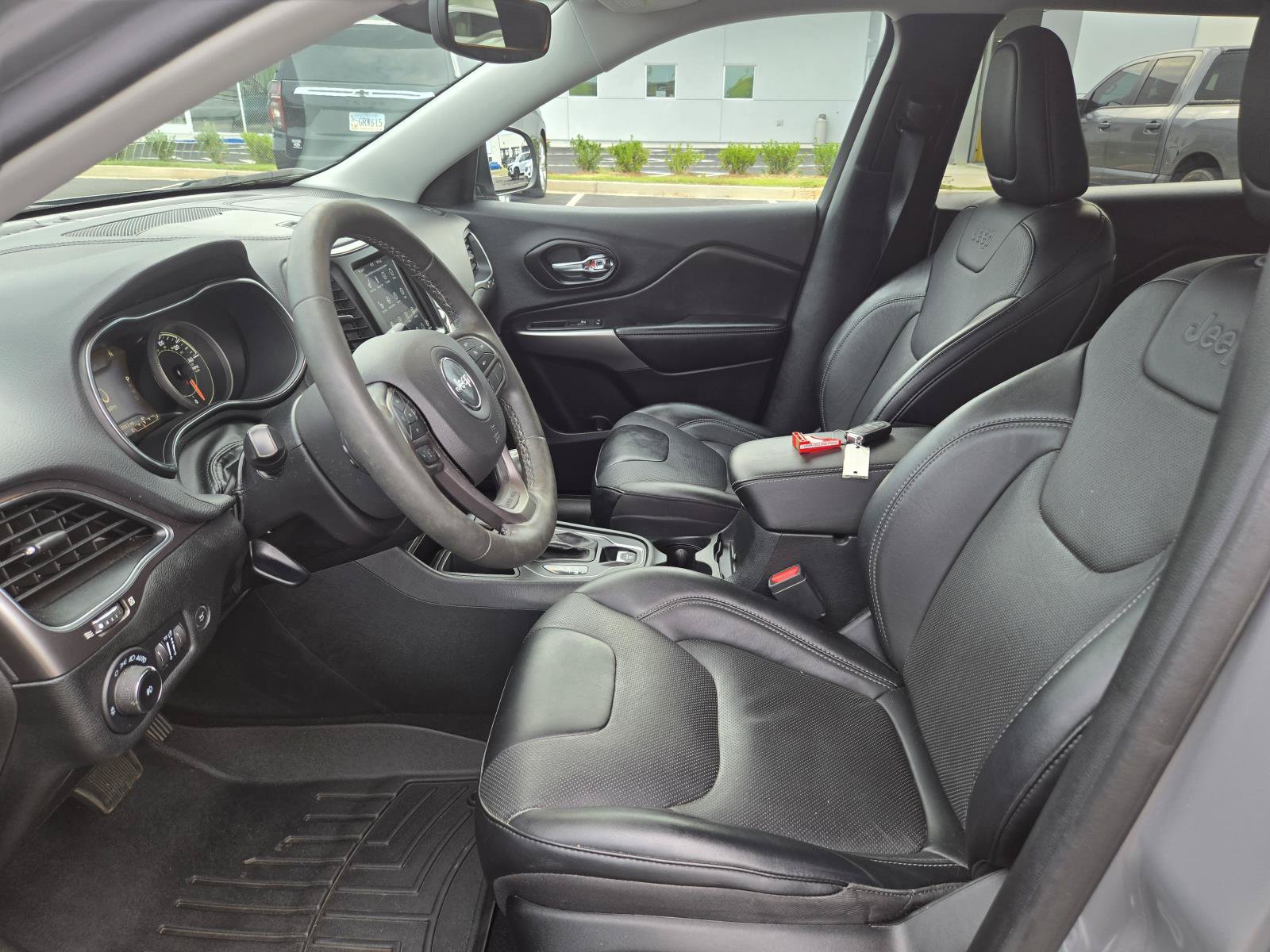 Used 2022 Jeep Cherokee Latitude Lux FWD image 18