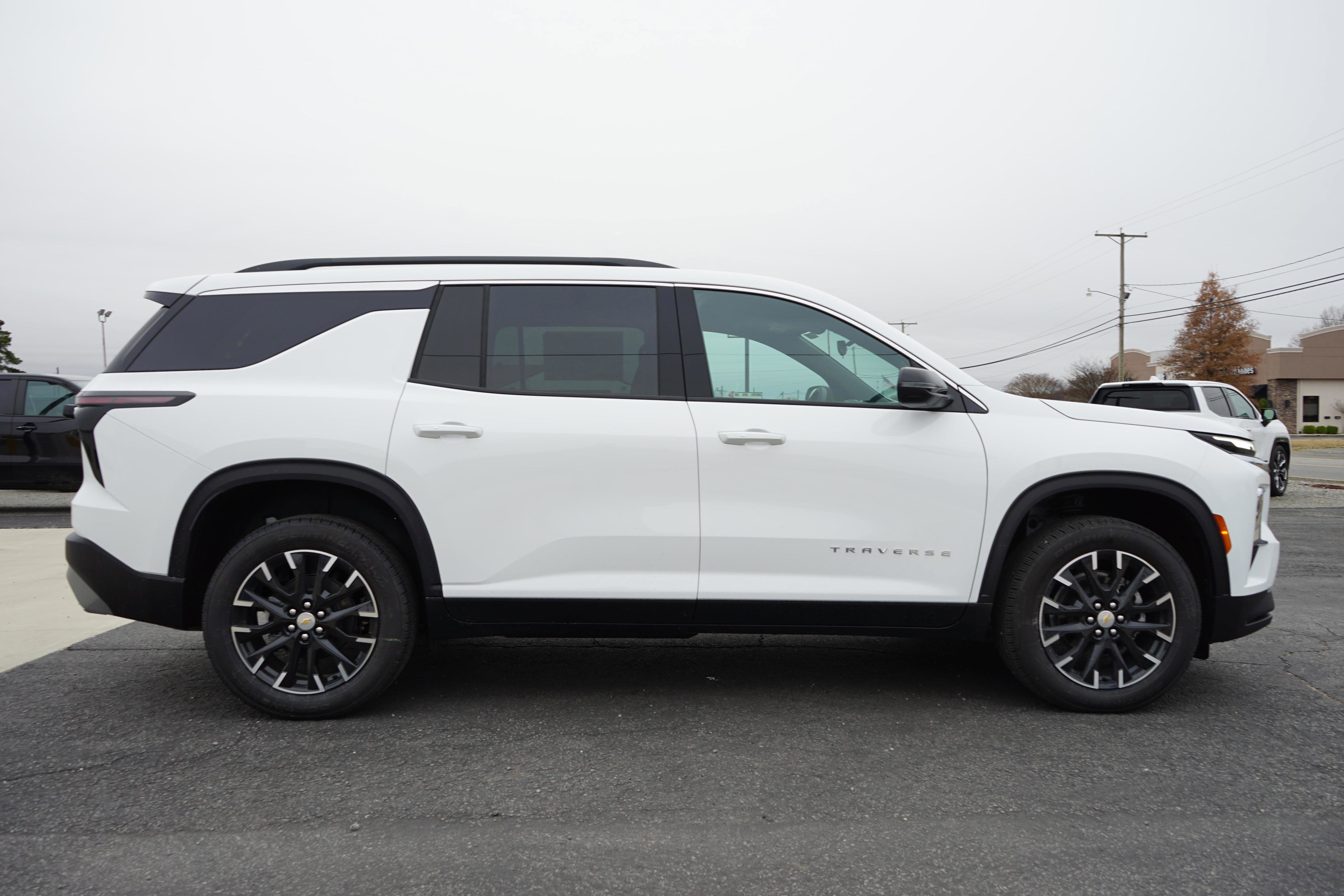 New 2026 Chevrolet Traverse LT w/ Sun and Wheel Package image 6