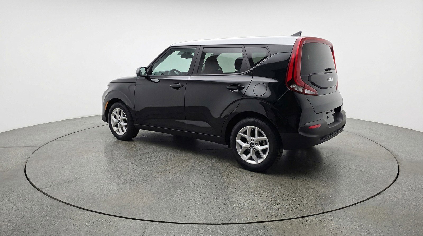 Used 2025 Kia Soul LX w/ LX Technology Package FWD image 6