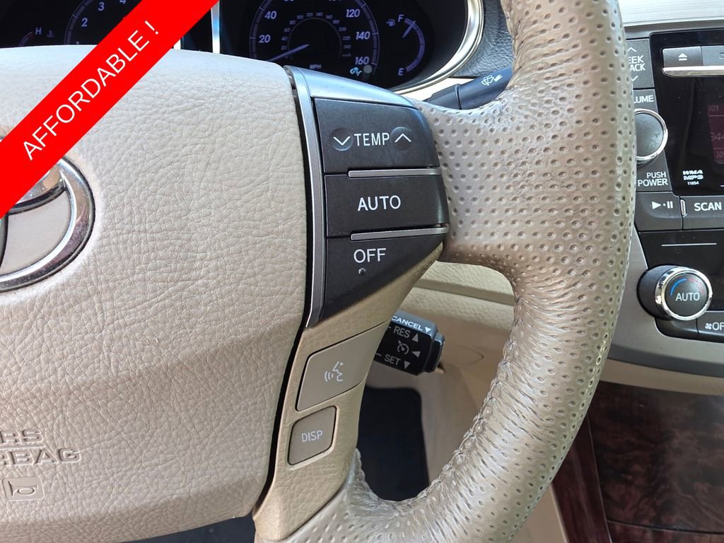 Used 2011 Toyota Avalon Limited image 30