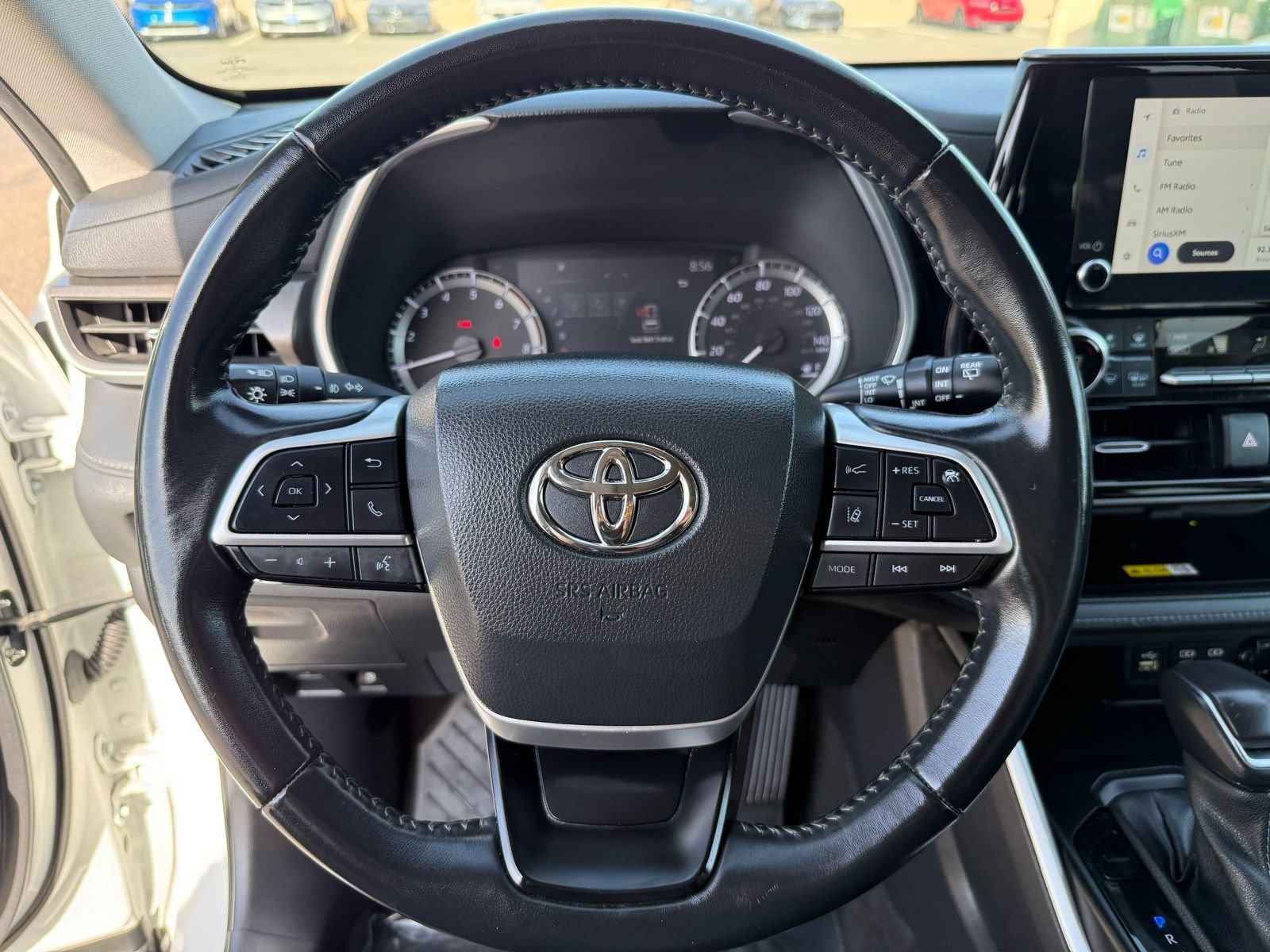 Used 2023 Toyota Highlander XLE FWD image 15