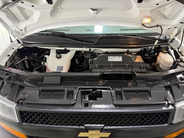 Used 2019 Chevrolet Express 2500 RWD image 19