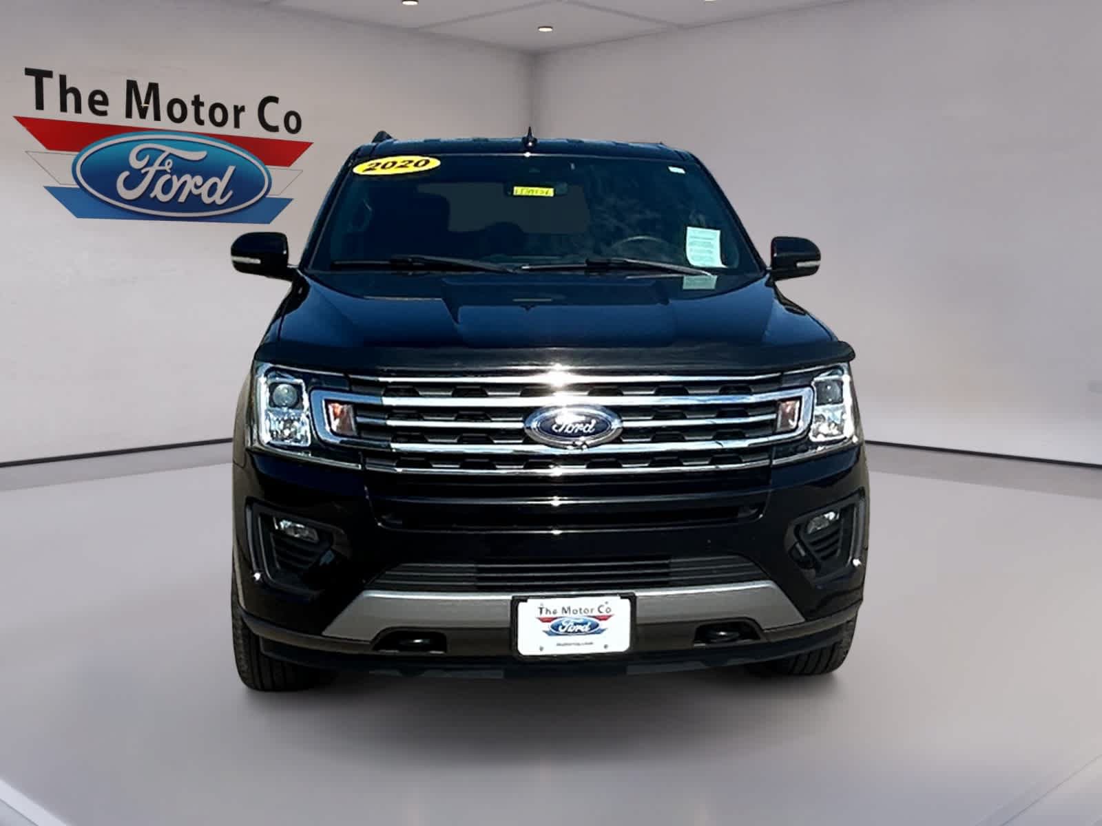Used 2020 Ford Expedition XLT w/ Equipment Group 202A AWD/4WD image 2