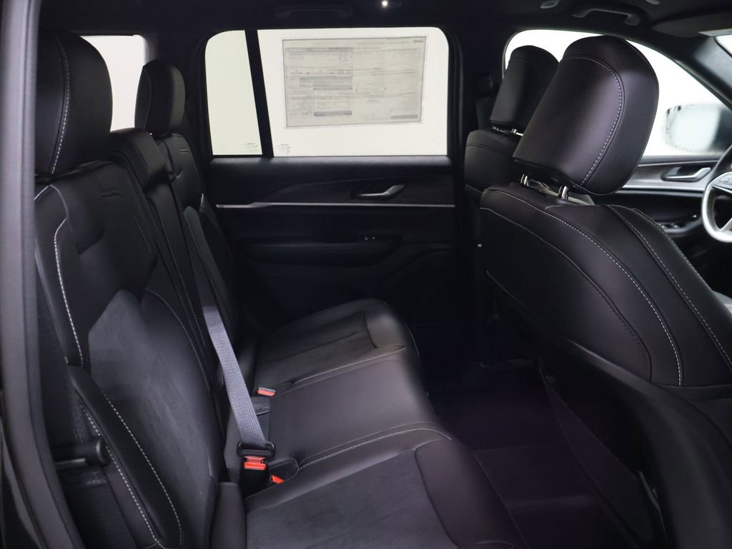 New 2026 Jeep Grand Cherokee Laredo image 14