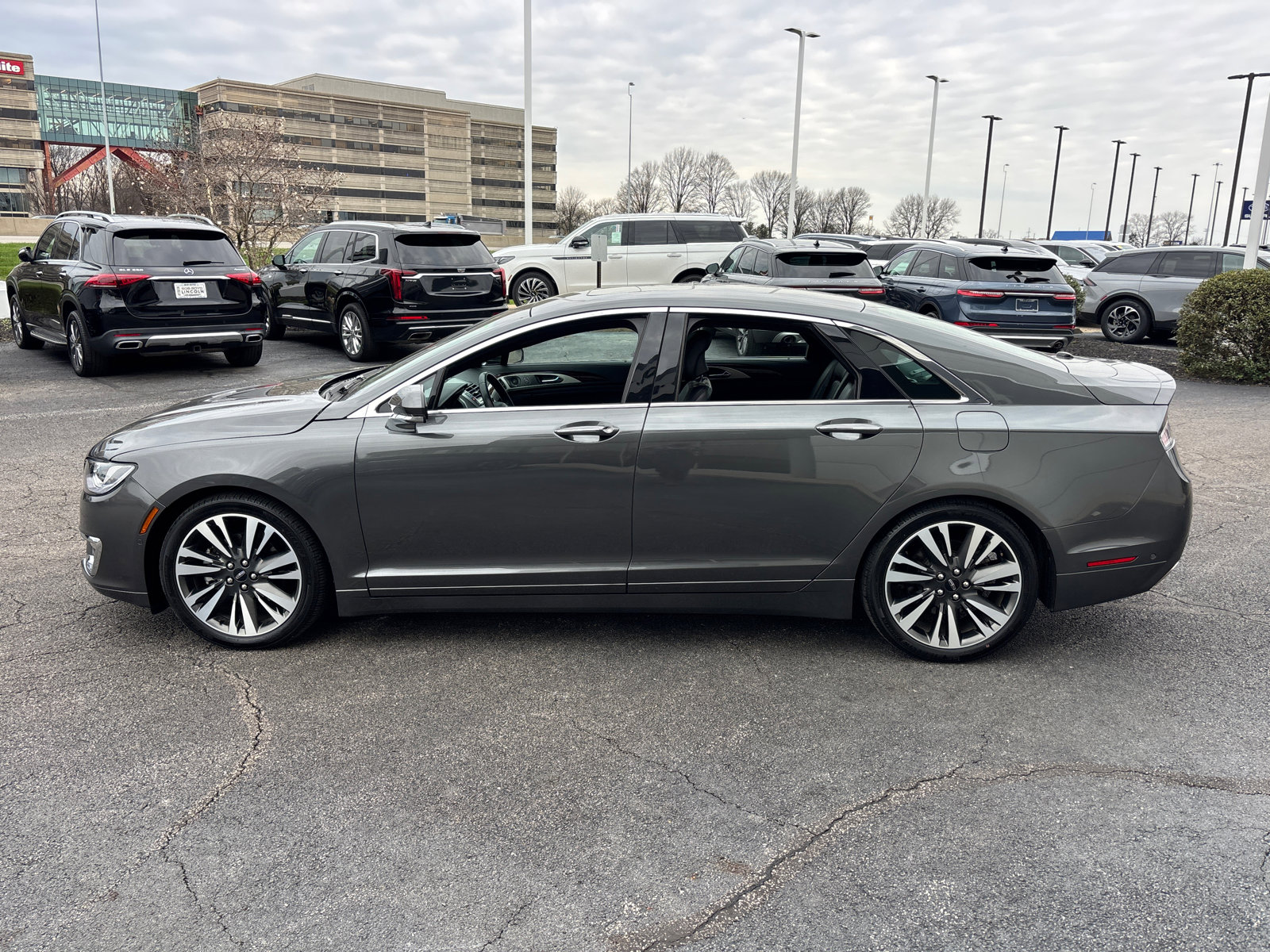 Used 2019 Lincoln MKZ Reserve image 4