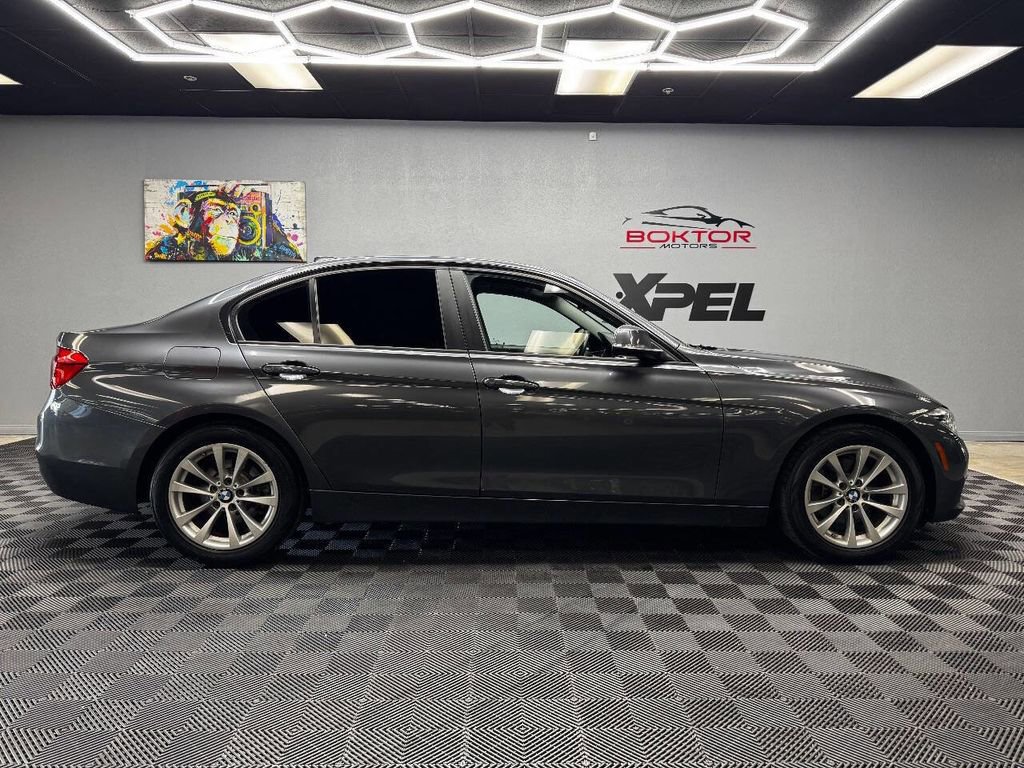 Used 2018 BMW 320i xDrive Sedan image 16
