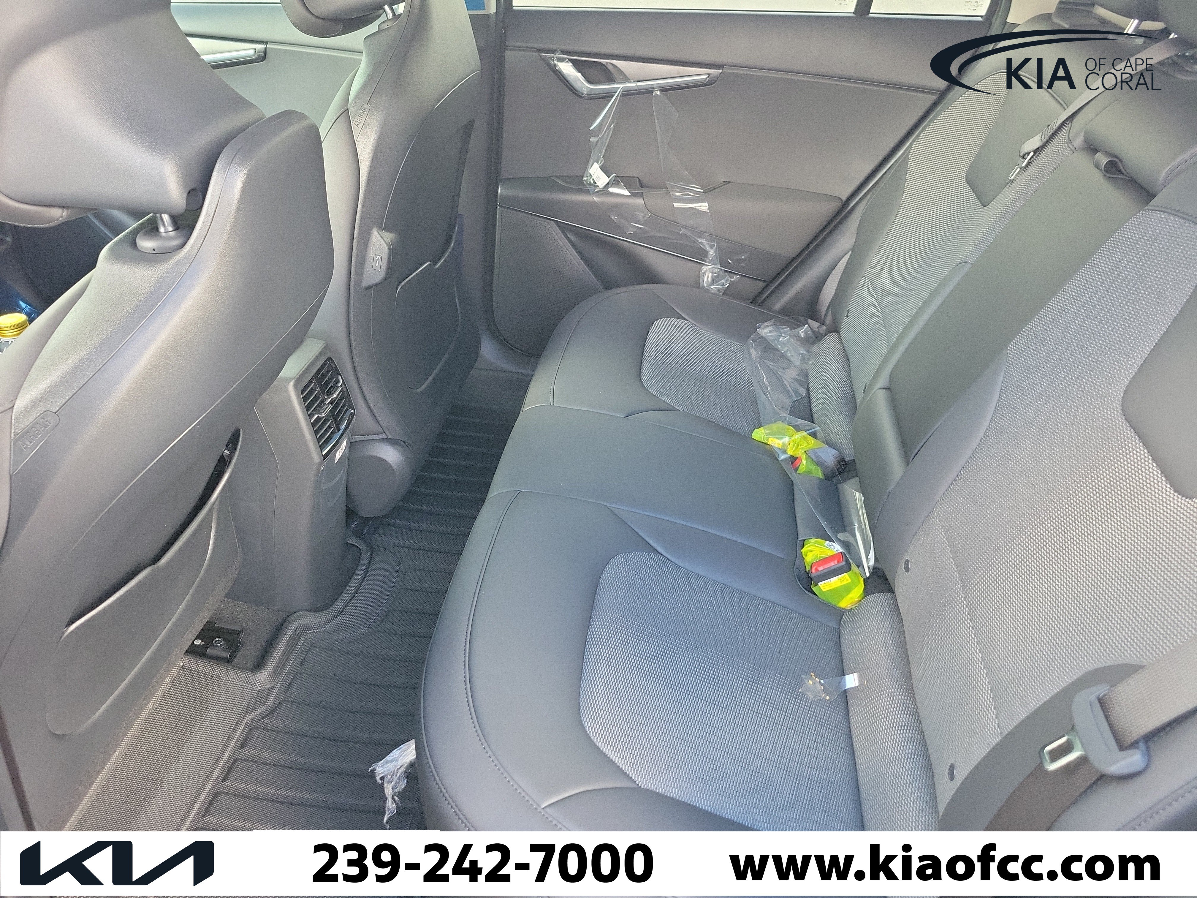 New 2026 Kia Niro Wind FWD image 13