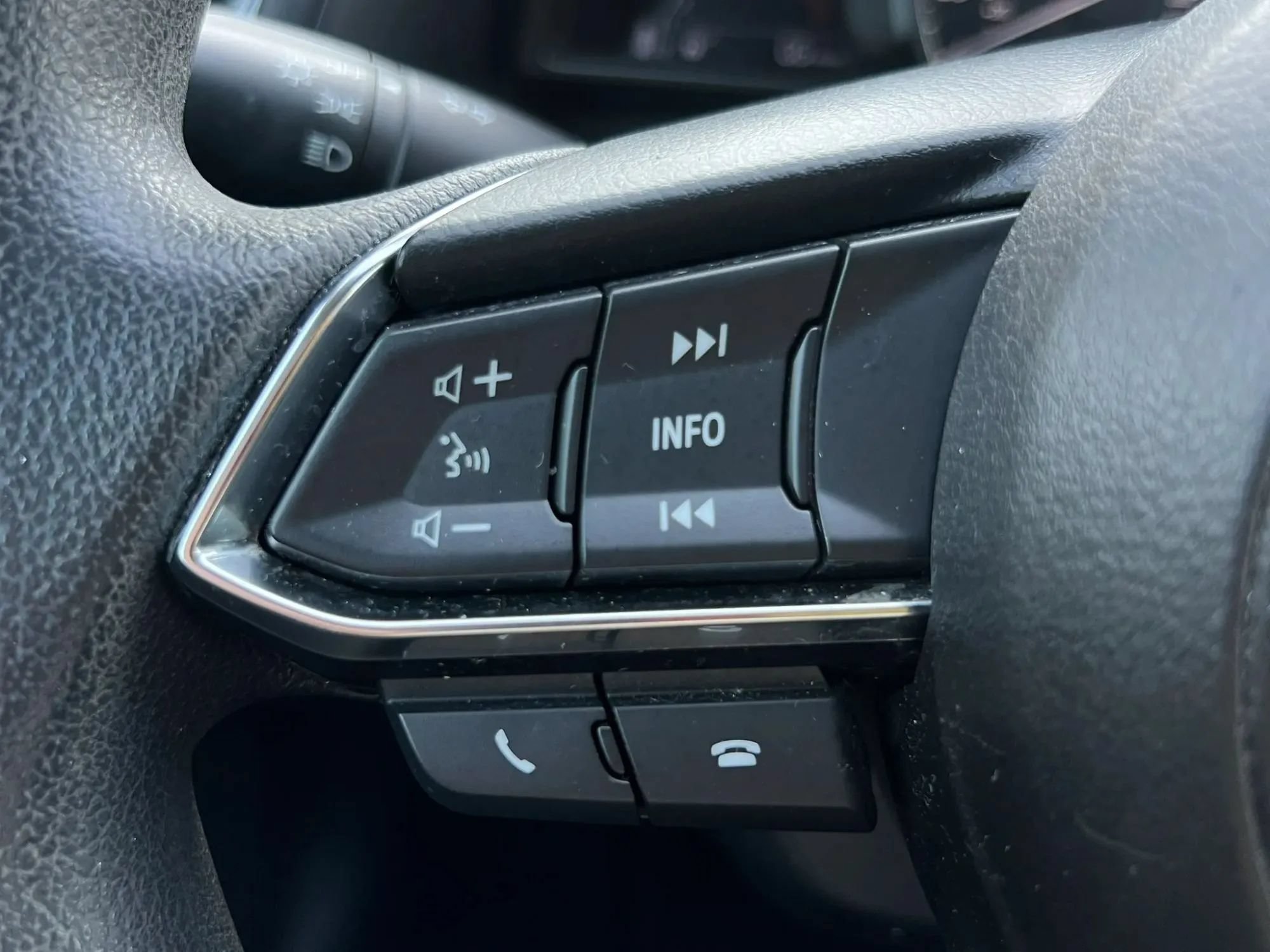 Used 2017 MAZDA MAZDA3 Sport FWD image 25