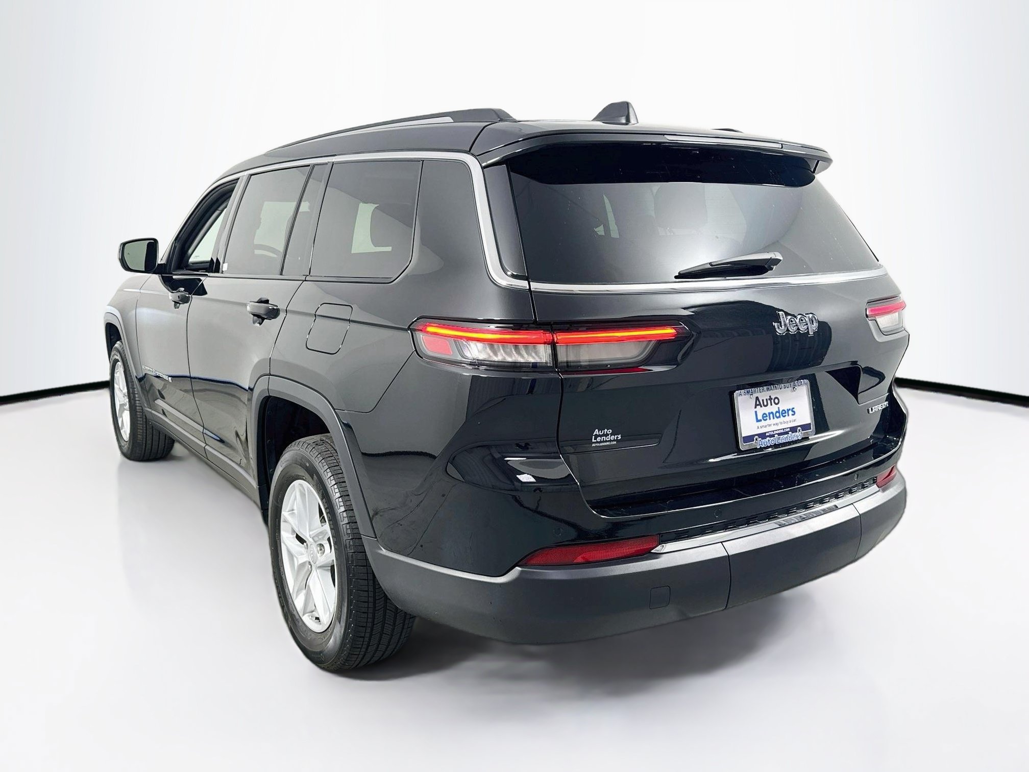 Used 2023 Jeep Grand Cherokee L Laredo w/ Luxury Tech Group I RWD image 7