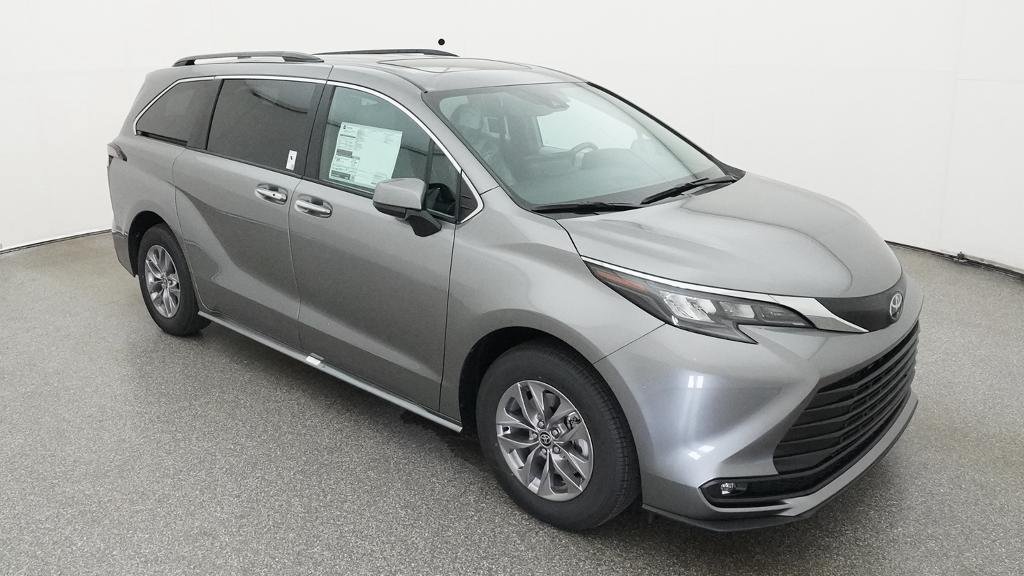 New 2026 Toyota Sienna XLE FWD image 10