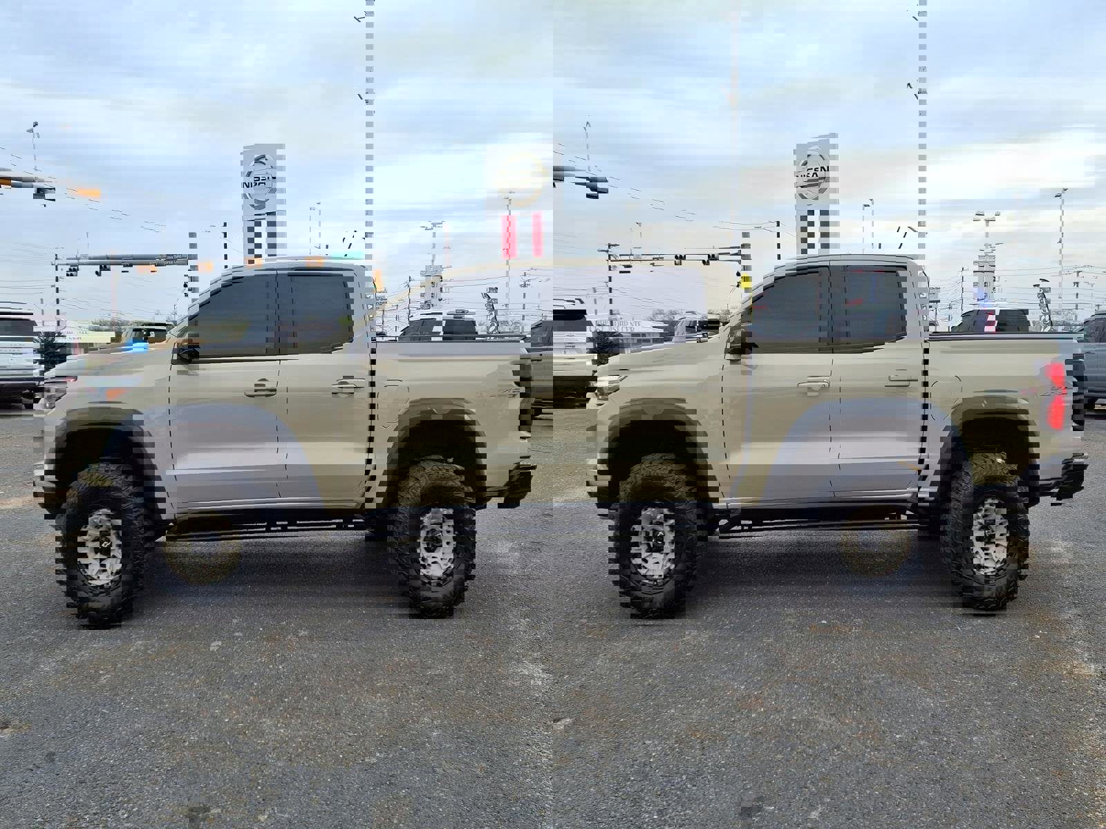 Used 2024 Chevrolet Colorado ZR2 w/ Technology Package image 22