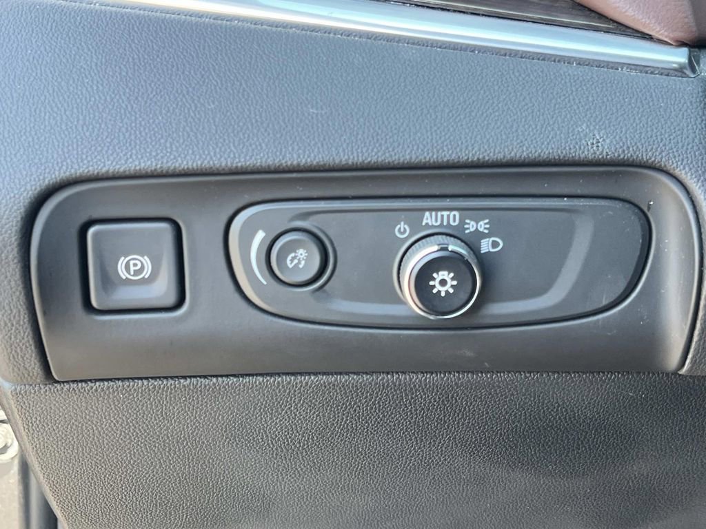 Used 2019 Buick Enclave Avenir w/ Avenir Technology Package image 30