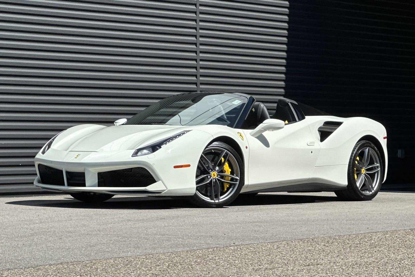 Used 2019 Ferrari 488 Spider RWD image 12