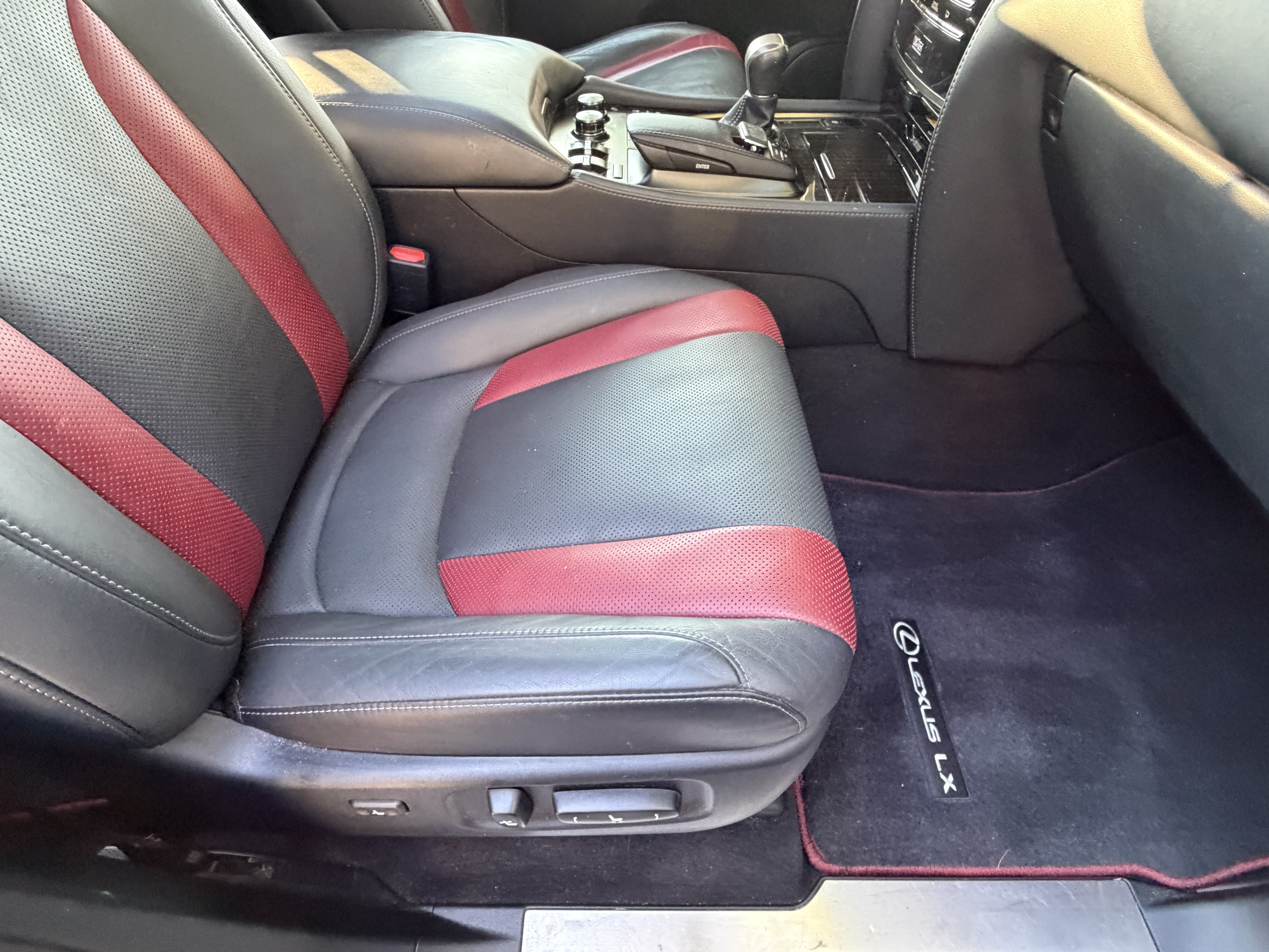 Used 2021 Lexus LX 570 4WD w/ Inspiration Series #2 image 44