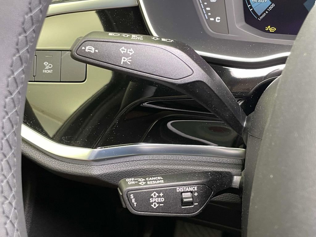 New 2025 Audi Q3 2.0T Premium image 38