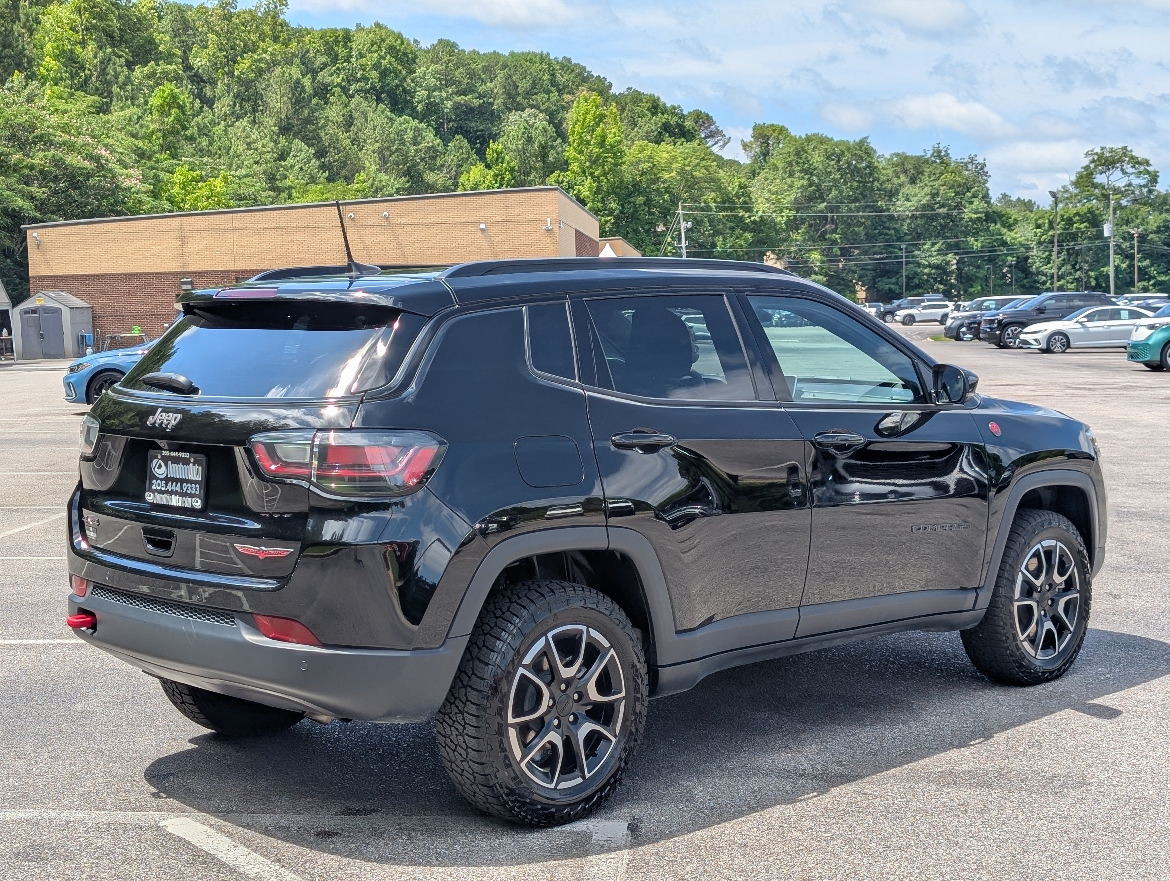 Used 2024 Jeep Compass Trailhawk w/ Trailhawk Elite Group AWD/4WD image 9