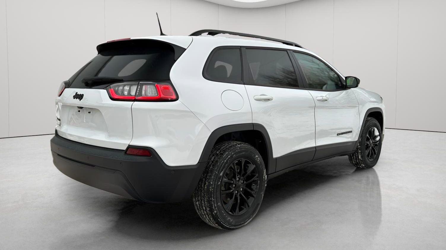 Used 2023 Jeep Cherokee Altitude Lux image 4