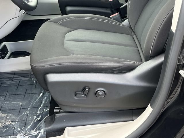 Used 2023 Chrysler Voyager LX FWD image 25