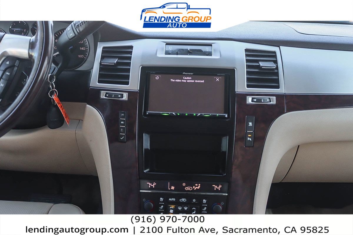 Used 2007 Cadillac Escalade AWD w/ Information Package image 12