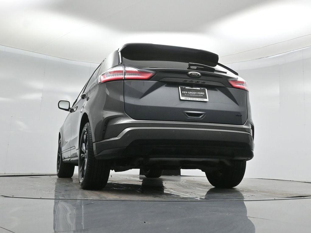 Certified 2022 Ford Edge SE w/ Black Appearance Package image 50
