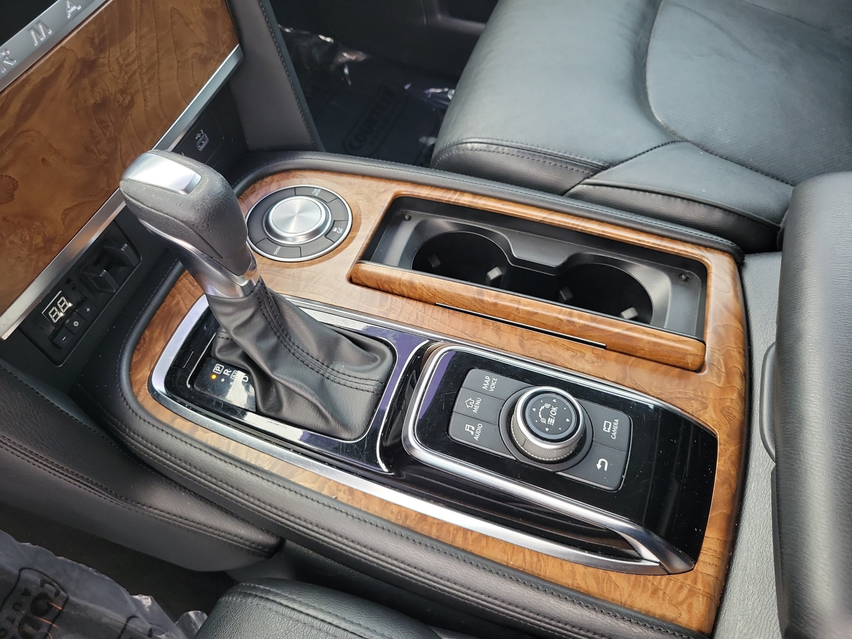 Used 2022 Nissan Armada SL RWD image 20