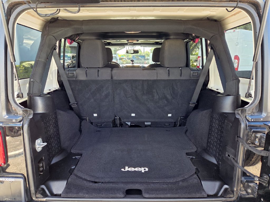 Used 2015 Jeep Wrangler Unlimited Sport w/ Quick Order Package 24S AWD/4WD image 9