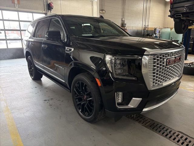 Used 2022 GMC Yukon Denali w/ Advanced Technology Package image 1