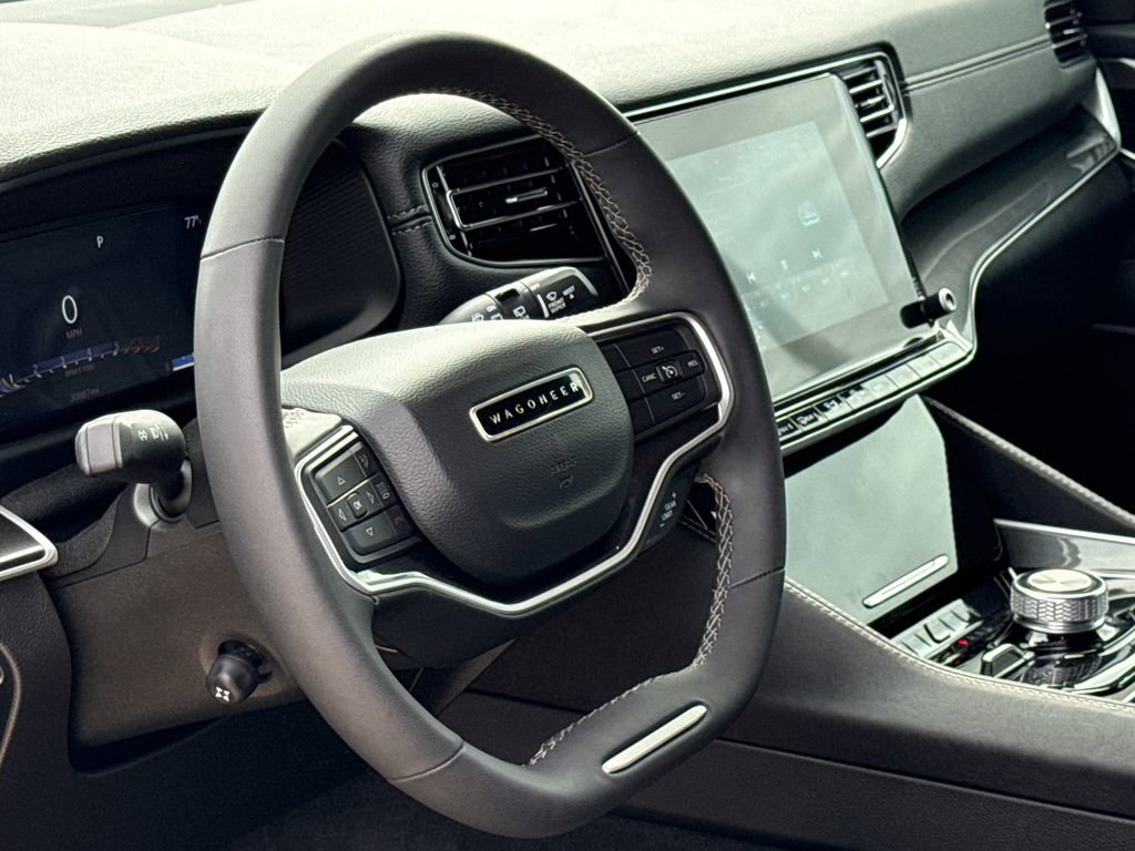 Used 2023 Jeep Wagoneer 4WD image 18