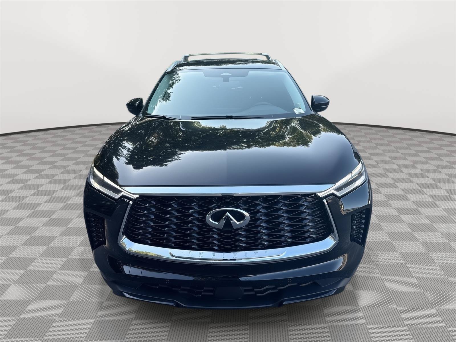 Used 2025 INFINITI QX60 Luxe w/ Cargo Package FWD image 3