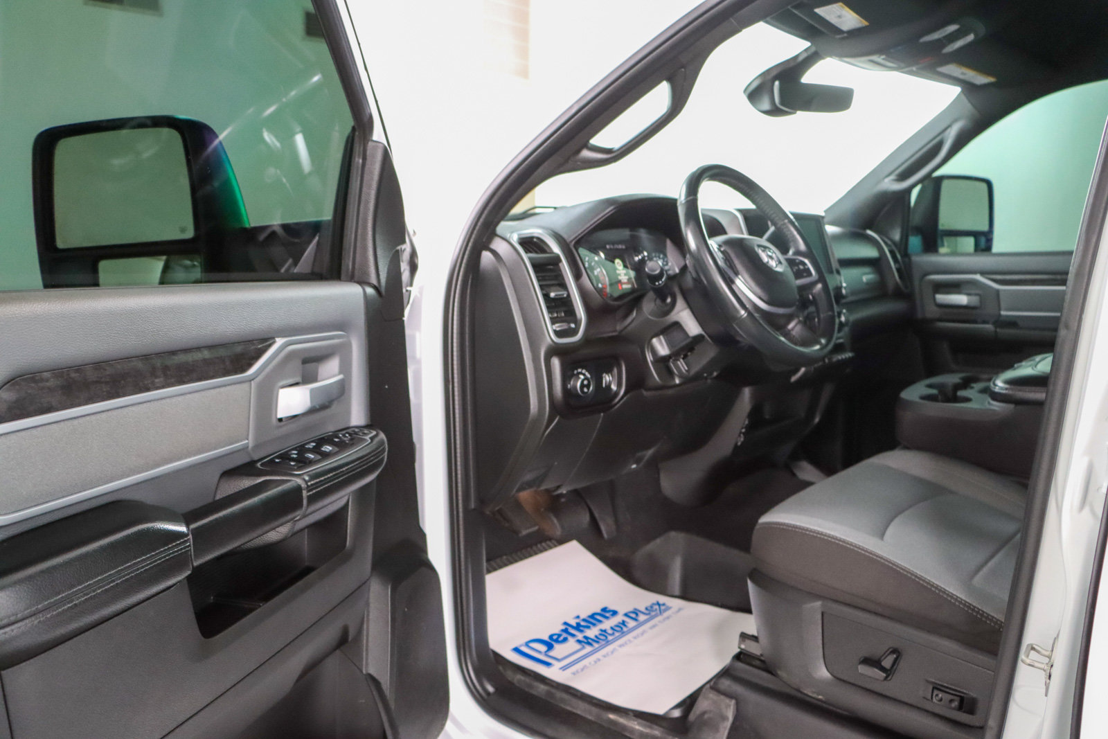 Used 2023 RAM 2500 Big Horn w/ Level 1 Equipment Group AWD/4WD image 3
