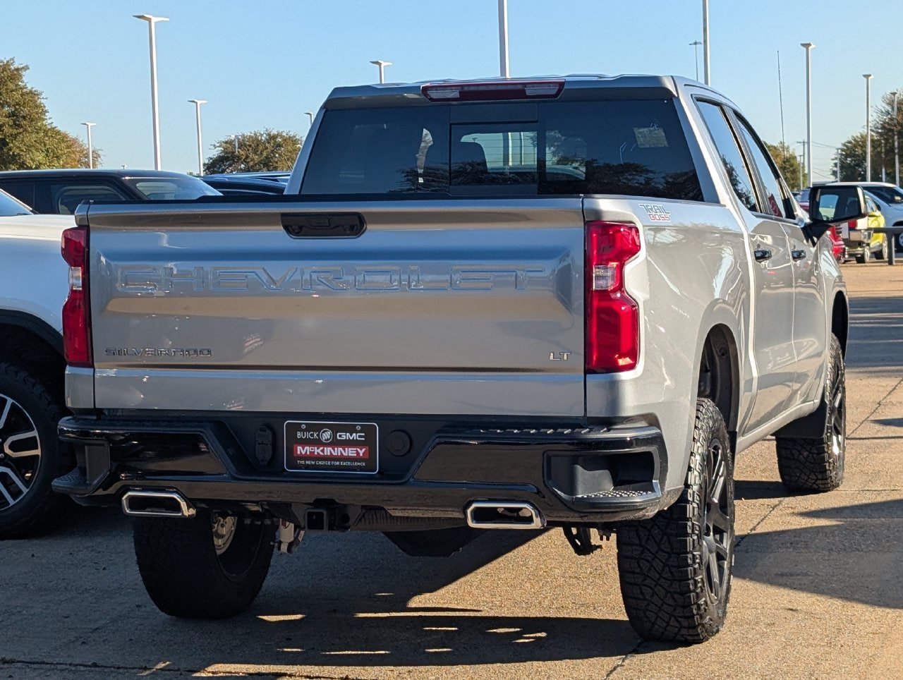 Used 2026 Chevrolet Silverado 1500 LT Trail Boss w/ Convenience Package II AWD/4WD image 4