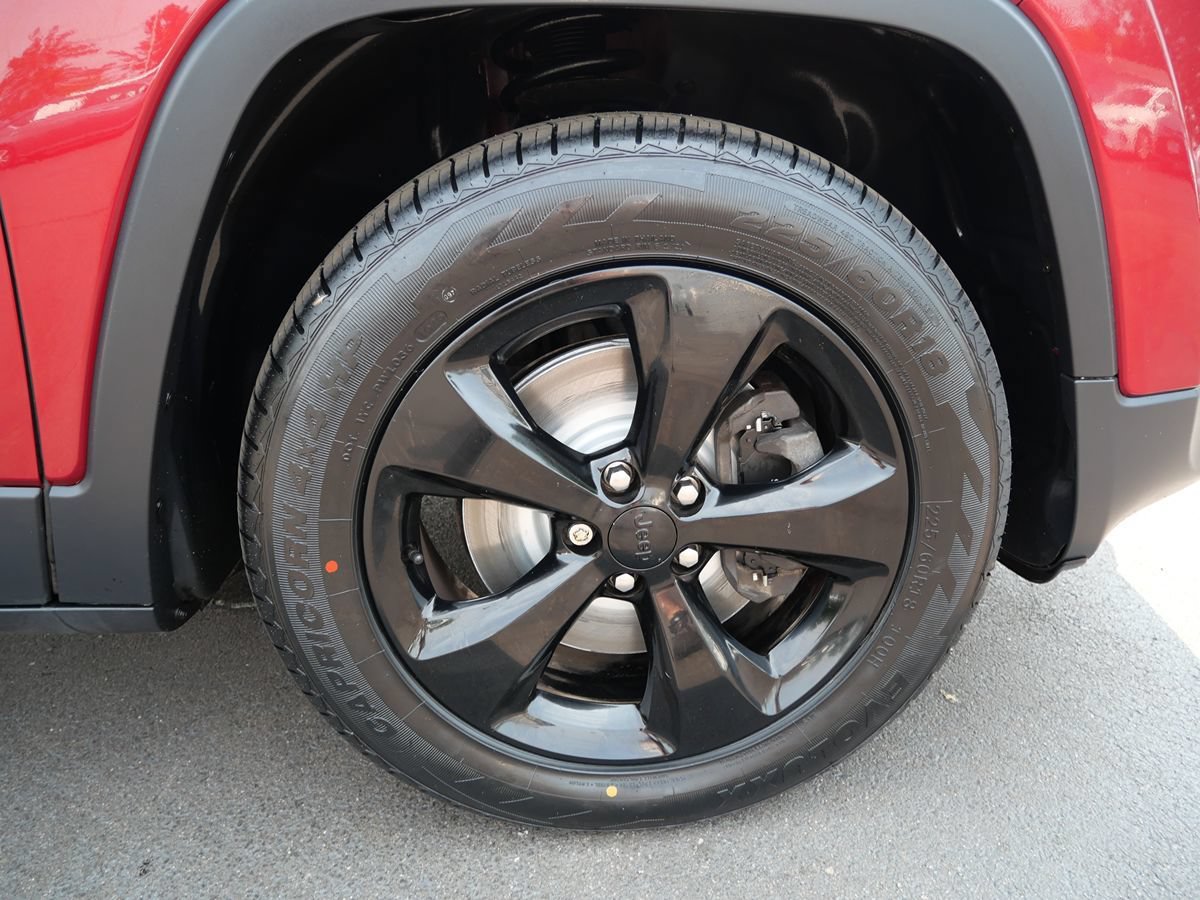 Used 2016 Jeep Cherokee Sport w/ Cold Weather Group AWD/4WD image 39