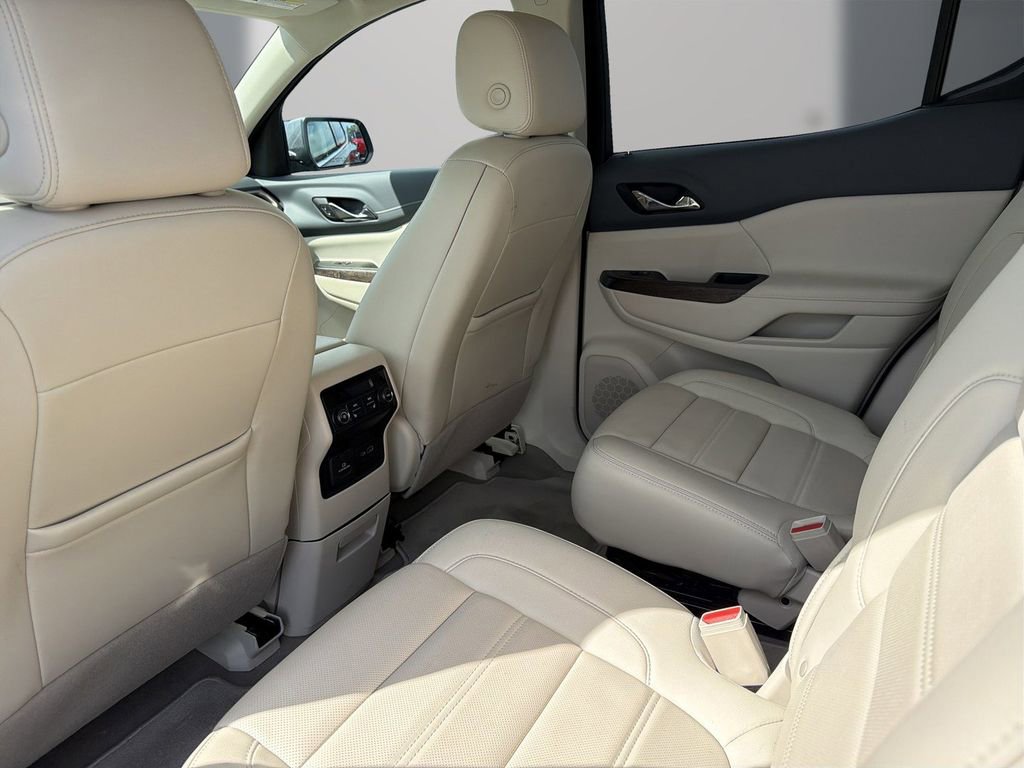 Used 2021 GMC Acadia Denali w/ Denali Technology Package FWD image 15