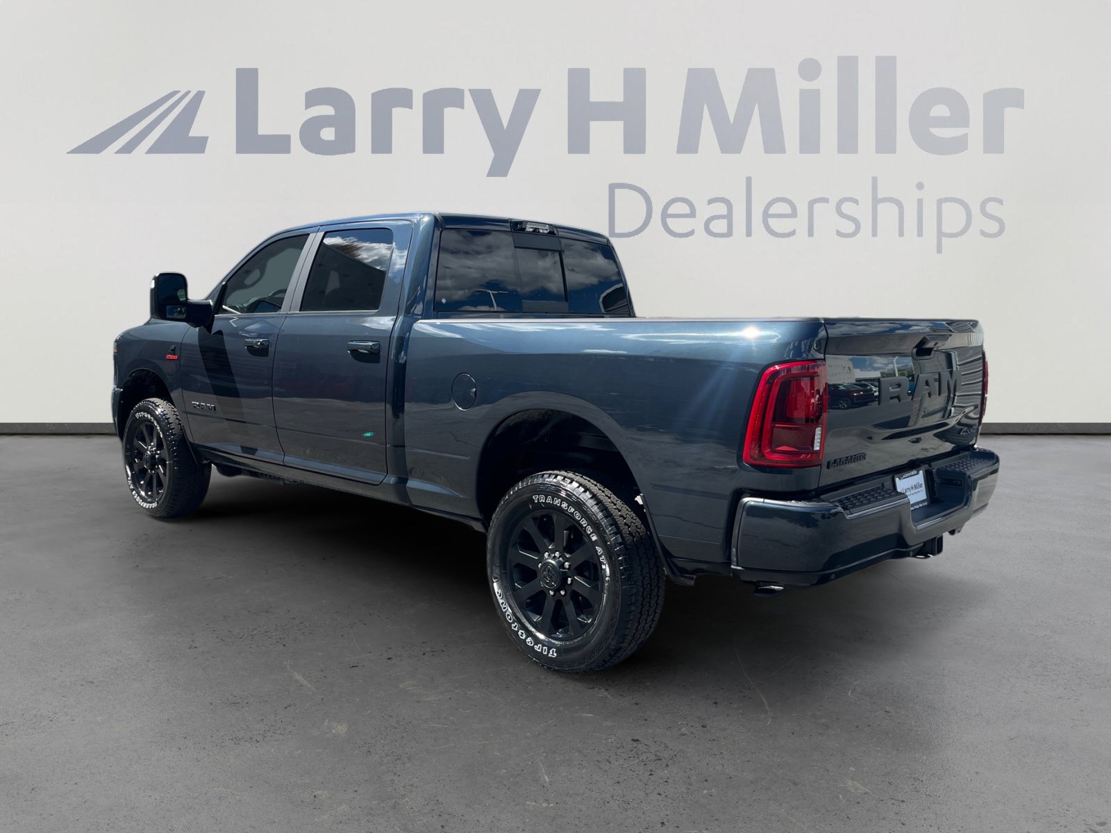 New 2025 RAM 2500 Laramie w/ Night Edition AWD/4WD image 3